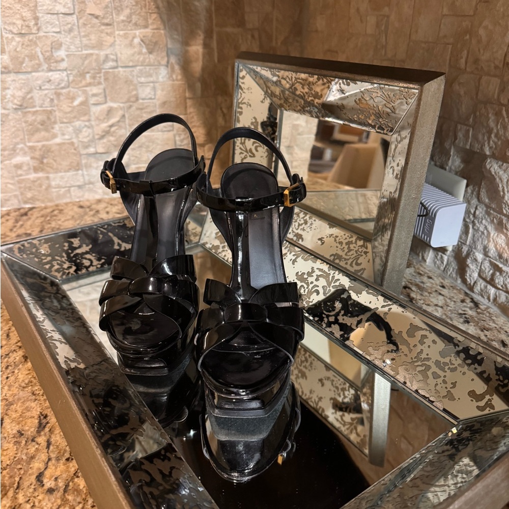 Yves Saint Laurent Black Patent Leather Heels